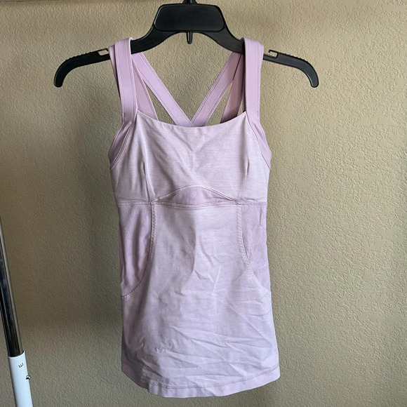 Lululemon Womens Chaturanga Tank Top W/Built‎ In Bra Size 6- Rose Quartz - Picture 1 of 4